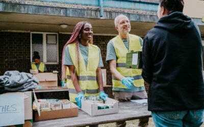 6 ways volunteering boosts your brain